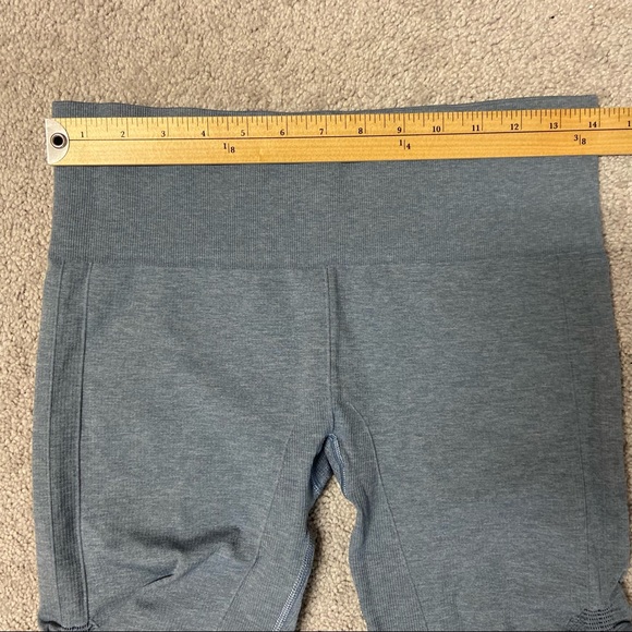 LULULEMON In The Flow II Seamless Cropped Legging Women’s Size 8 - Picture 7 of 9